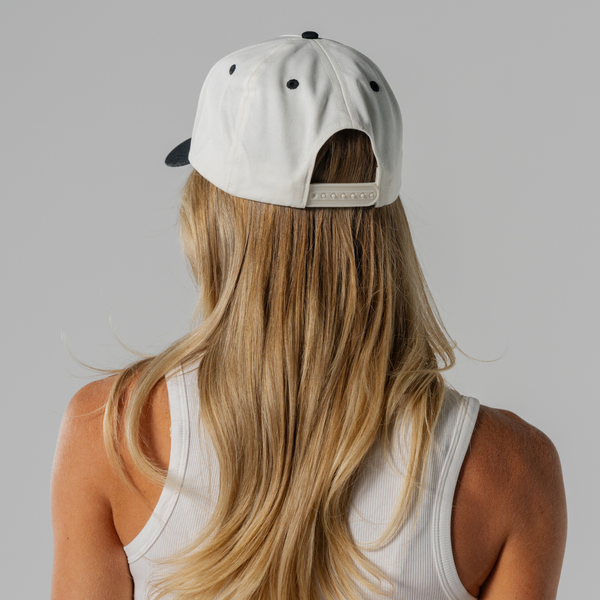The HydroJug Hat R0